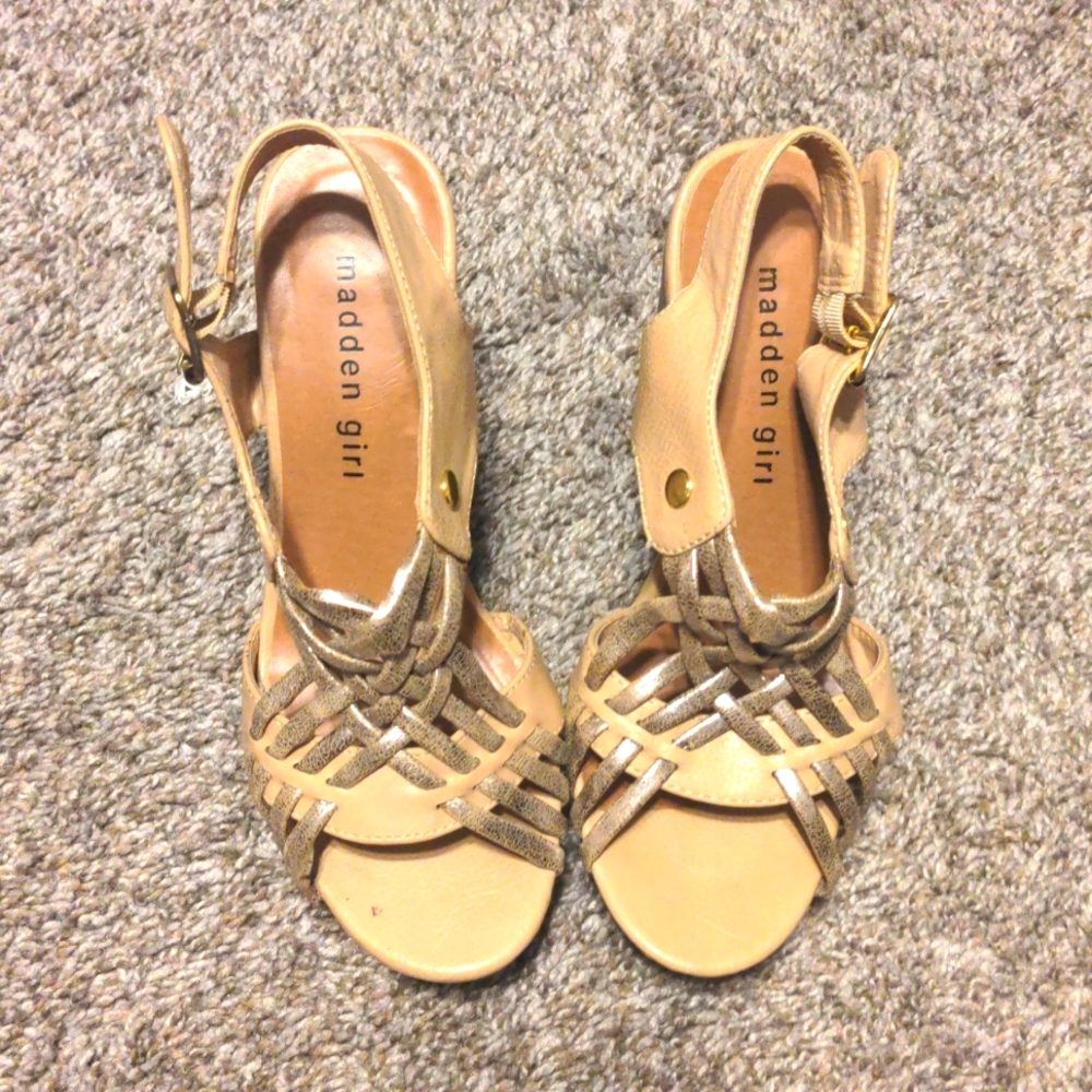 Madden girl wedges